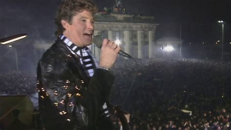 David Hasselhoff sings at the Berlin Wall (12/31/1989) in 4k - AI ...