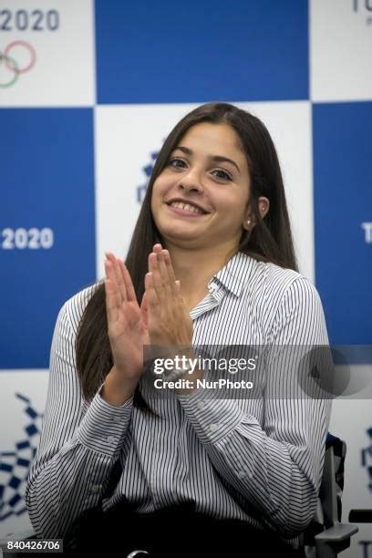 12 Yusra Mardini In Tokyo 2020 Office Stock Photos, High-Res Pictures, and Images - Getty Images