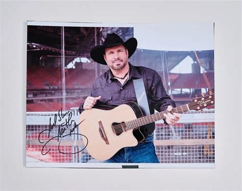 "Garth Brooks" Autographed 14x11 Photo - YourPremierMemorabilia