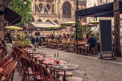 Cafés in Paris | World In Paris