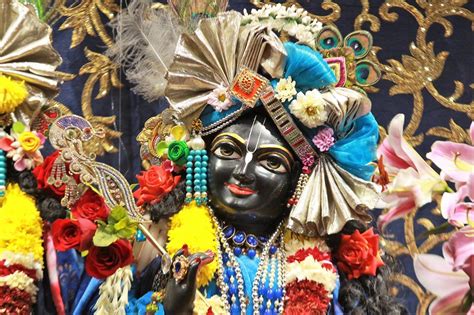 ISKCON Punjabi Bagh Deity Darshan 20 Dec 2019 (3) | ISKCON desire tree ...