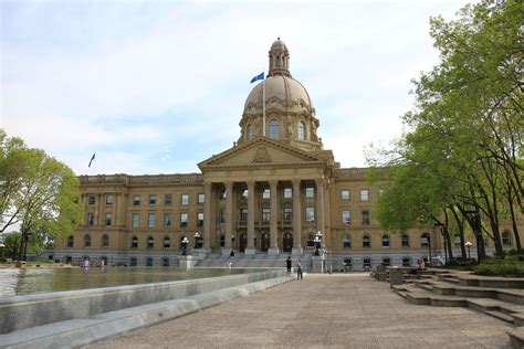 Beautiful Alberta Legislature Building, Edmonton, Alberta, Canada ...