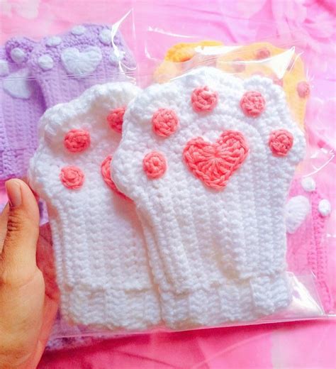 Pin by Magdalena Dawcewicz on szydełko in 2023 | Paw gloves, Crochet ...