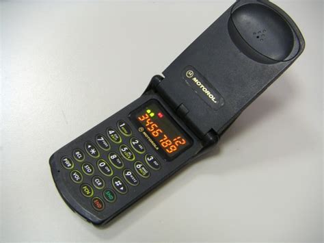 Motorola StarTAC Introduced - This Day in Tech History