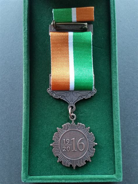 √ Medals Of The Irish Defence Forces - Aaron