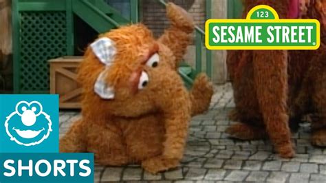 Sesame Street: Alice the Dancing Snuffleupagus - YouTube