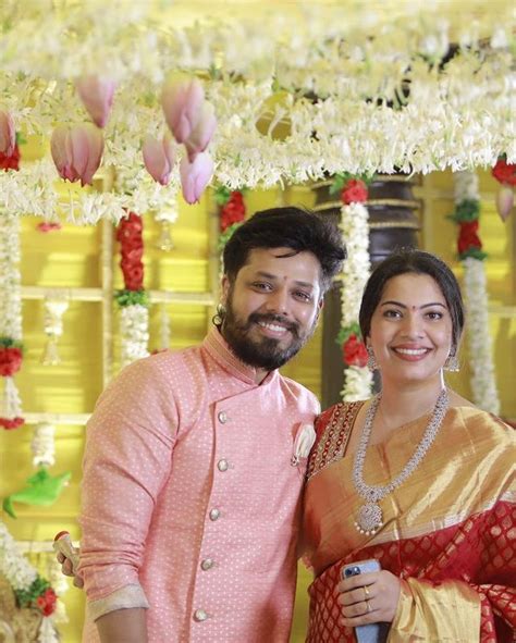 Singer Geetha Madhuri Latest Photos with Her Husband and Daughter