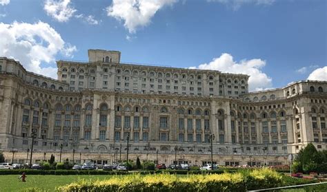 Besichtigung des Präsidentenpalastes - Palace of Parliament, Bukarest ...