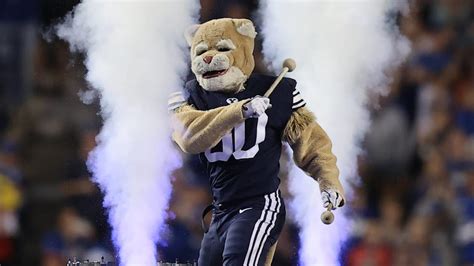 BYU Cougar mascot goes viral for amazing strength display | Yardbarker