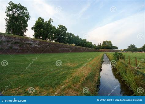 Medieval Walls of Lucca, Tuscany Stock Photo - Image of medieval, color: 290914800