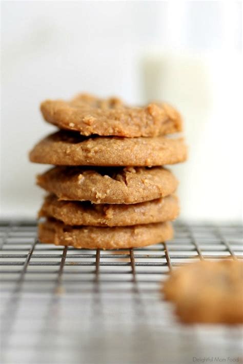 5-Ingredient Healthy Peanut Butter Cookies (Vegan)