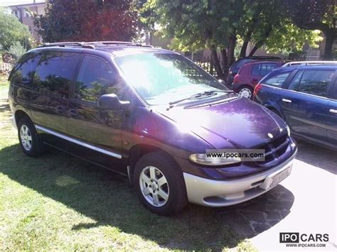 1997 Chrysler Voyager - Car Photo and Specs