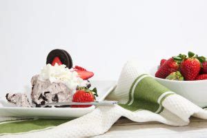 Strawberry Oreo Ice Cream Pie - The Idea Room