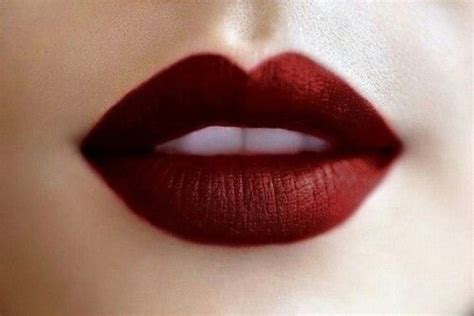 Good mat lipstick: Dark red lipstick matte