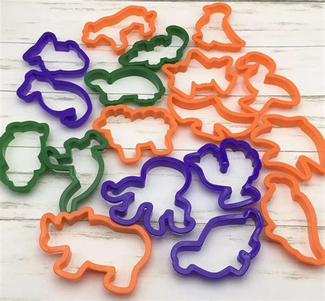 Lot of 35 Play-Doh Cookie Jello Cutters Set Animals and Dinosaurs | eBay