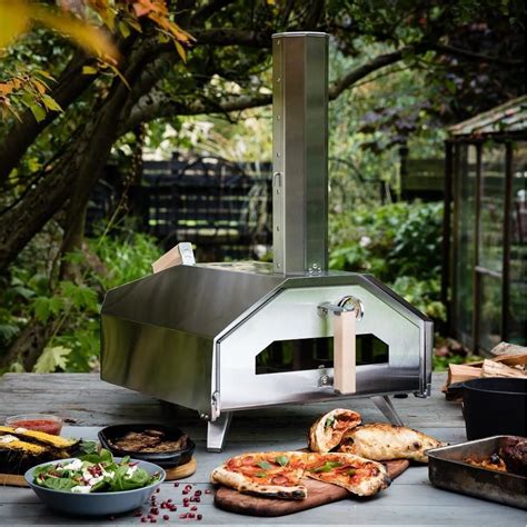 Ooni Pro Pizza Oven Review for 2024