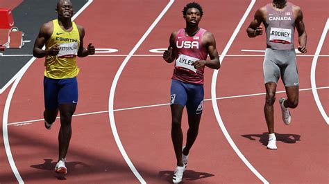 200m world champion Noah Lyles cruises into Olympic semifinals | NBC Olympics