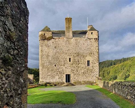 Stay in a castle in Scotland at Neidpath Castle - Love from Scotland