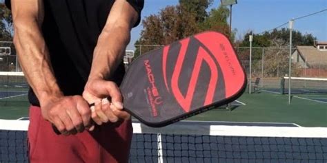 How To Measure Grip Size For Pickleball Paddle [Beginners Guide]