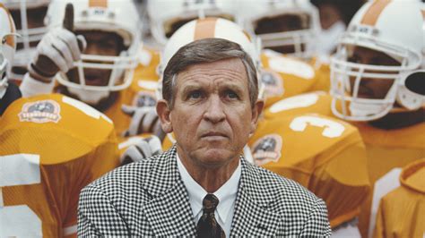 Johnny Majors, 85, Winning Coach at Pittsburgh and Tennessee, Dies - The New York Times