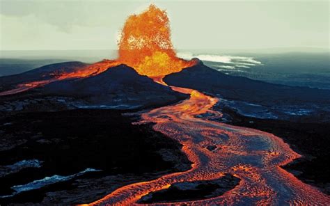 il più grande vulcano attivo al mondo è il Mauna Loa delle Hawaii.