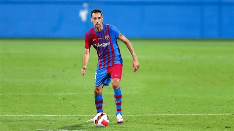 Sergio Busquets Skills The Genius of Simplicity - YouTube