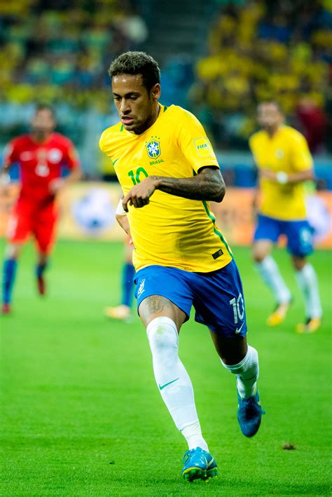 Neymar Injury Update: Brazil Star Limps Off At Practice