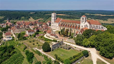 Vezelay, Burgundy - France Wine Region | Wine-Searcher