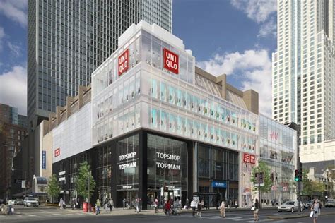 Gigantic Uniqlo Store Debuts in Downtown Chicago