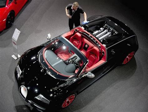 Car review: Bugatti Veyron leads entrants in 200-mph supercar club | Bugatti veyron, Bugatti, Veyron