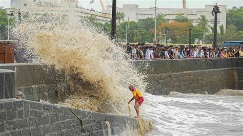 Heavy rains bring Mumbai to a halt, schools closed, waterlogging disrupts traffic, trains ...