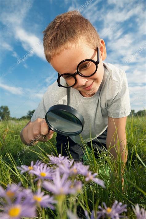 Child observing nature — Stock Photo © Tiplyashina #18781165