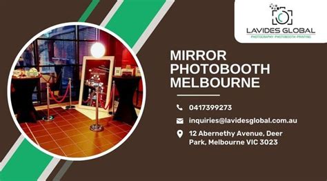 What Are The Best Mirror Booth Props You Can Use?