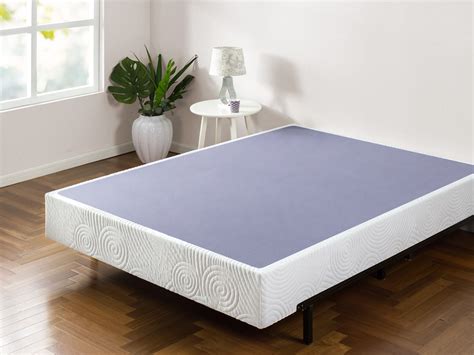 ZINUS Metal Box Spring with Wood Slats /9 Inch Mattress Foundation Queen | Nellis Auction