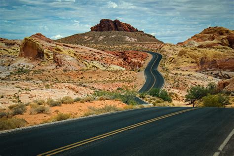 Desert Road · Free Stock Photo