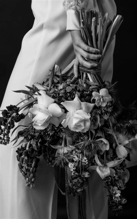 Black Wedding Bouquets: 27 Moody Ideas + FAQs