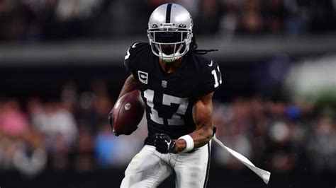 Raiders' Davante Adams breaks Tim Brown's 25-year-old franchise record ...