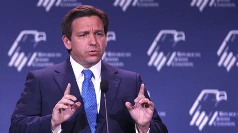 DeSantis uncertainty freezes 2024 Republican field