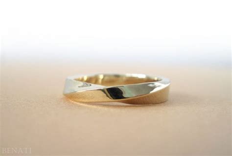 The Mobius Ring | Benati