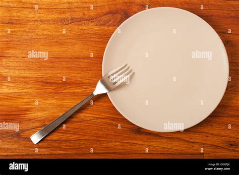Empty round table hi-res stock photography and images - Alamy