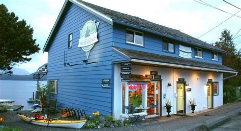 PADDLERS INN - Prices & Hostel Reviews (Tofino, British Columbia)