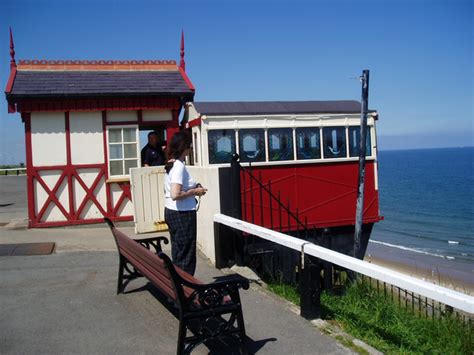 Saltburn Cliff Lift © Dr Neil Clifton cc-by-sa/2.0 :: Geograph Britain and Ireland