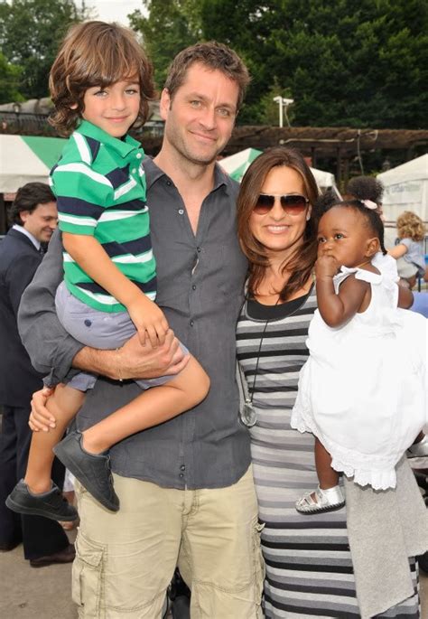 Mariska | Mariska hargitay, Celebrity families, Hollywood couples