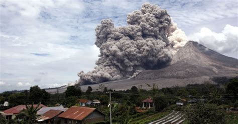 Gambar Bencana Alam Gunung Meletus - Homecare24