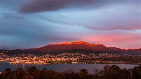 Tasmania weather: Snow expected in Hobart, flood warnings for northern ...