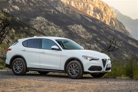 Alfa Romeo Stelvio 2.0T Super Q4 (2018) Review [w/Video] - Cars.co.za