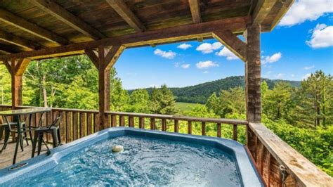 4 Intimate Cabin Rentals Perfect for a Romantic Tennessee Getaway