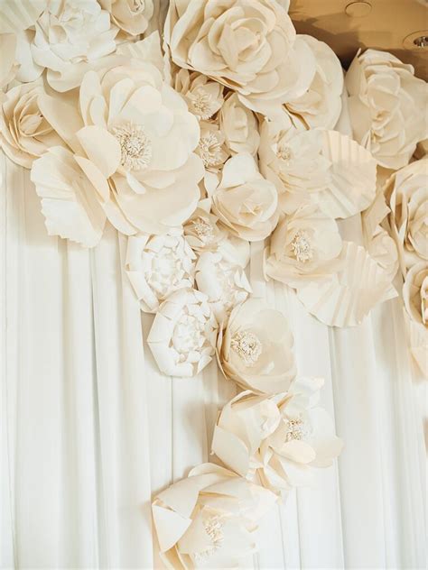 15 Ways to Use Paper Flowers at Your Wedding