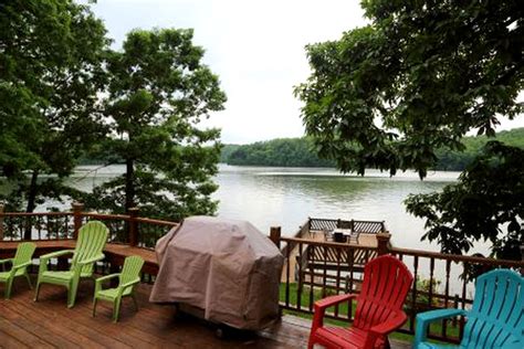 Waterfront Cabin just next to the Claytor Lake State Park, Virginia