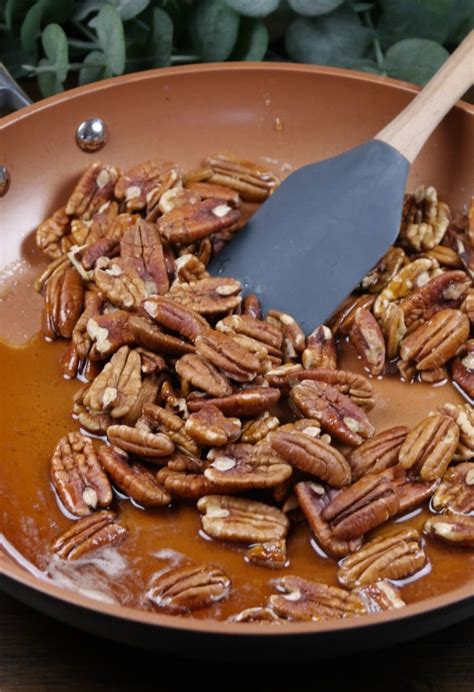 Maple Glazed Pecans - 5 minute Recipe | The Foodie Affair